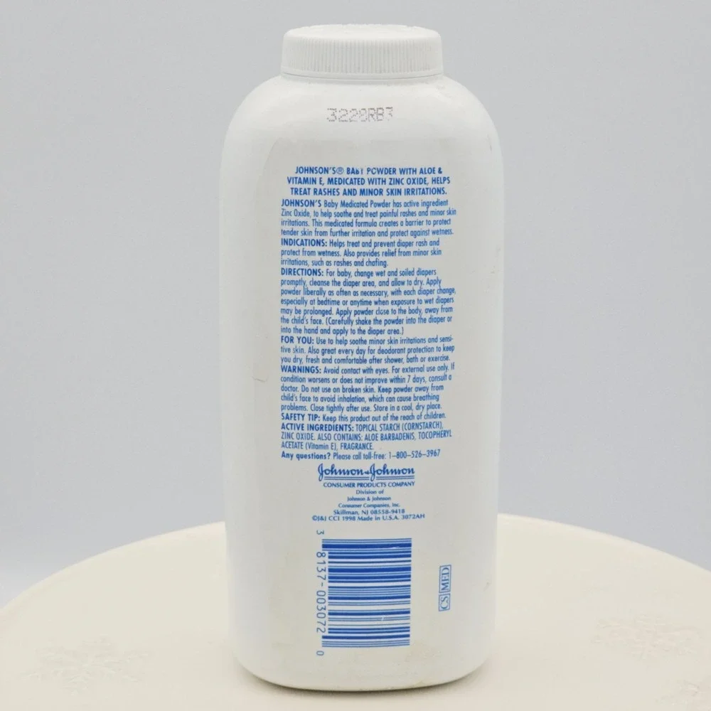 Johnson's Baby Powder‎ Medicated Aloe Vitamin E Zinc Oxide Corn Starch 15 OZ 80%